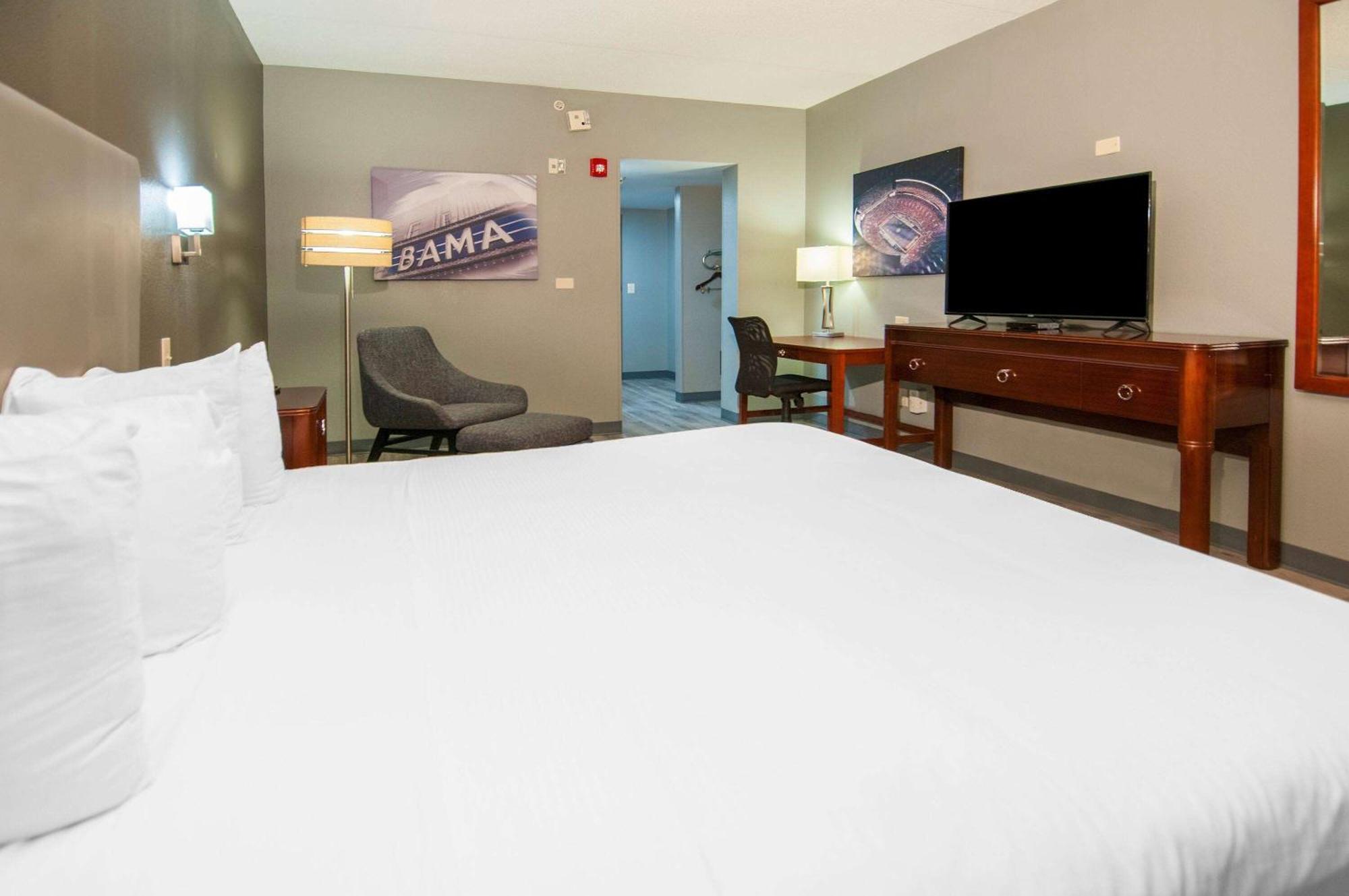 Hotel Wingate By Wyndham Tuscaloosa Exterior foto